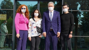 Egeli iletişimcilerden İzmir'e uluslararası gurur!