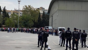 İzmir Barosu'nun Genel Kurulu'na barikatlı abluka!