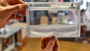 İzmir'de şeffaf maskeye rekor talep