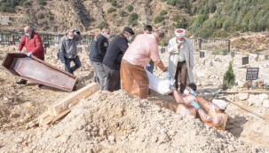 İzmir'in koronavirüs mezarlığı Doğançay'da zorlu mesai!