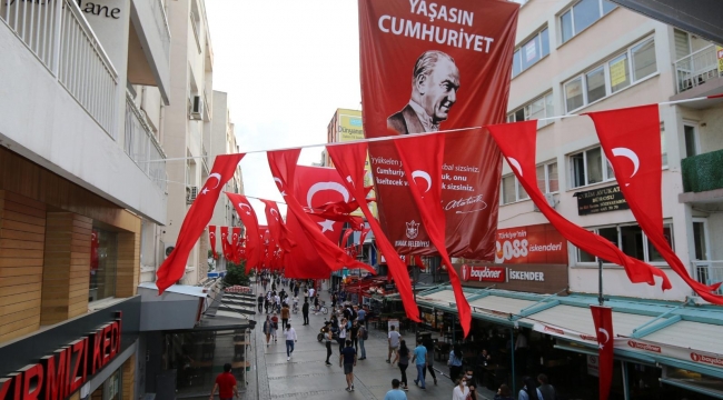 Konak, Cumhuriyet için süslendi