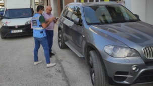 Kordon'da bisiklet yoluna giren jip sürücüsüne cezai işlem