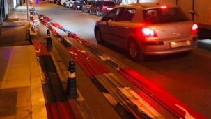 Manisa'da Türk bayrağının yola serilmesine soruşturma!