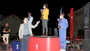 Maratonİzmir'de kupalar sahiplerini buldu