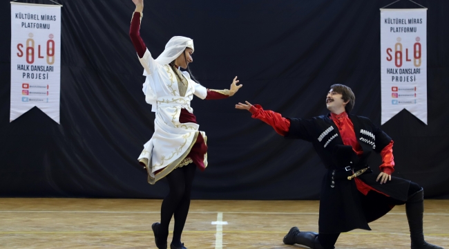 Menderes'te Solo Halk Dansları coşkusu