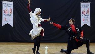 Menderes'te Solo Halk Dansları coşkusu