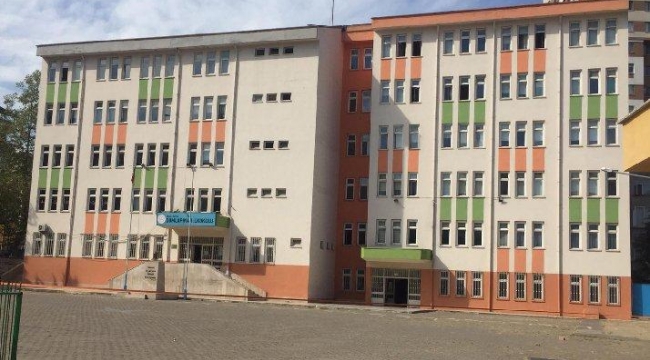 Okulda virüs şoku: 30 öğrenci karantinada
