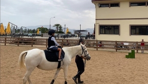 Taypark’ta çocuklar için atla gezinti turları başladı