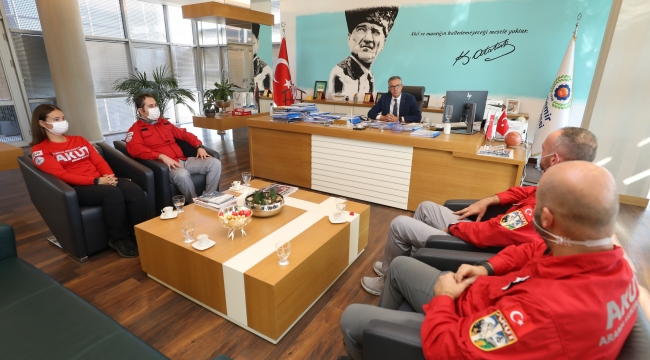 AKUT gönüllülerini duygulandıran sürpriz