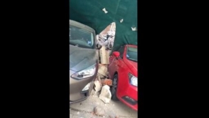 Alsancak'ta deprem bilançosu: Onlarca araba taşların altında kaldı