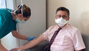 Aşı deneyimini anlatan Prof. Ünal'dan 'toplu kapanma' uyarısı