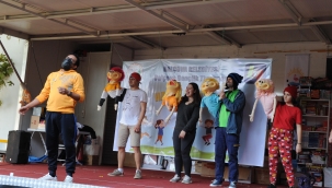 Balçova Belediyesi'nden çadır kentte çocuk tiyatrosu