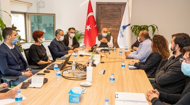 Başkan Soyer depremle mücadelede öncelikli 4 adımı açıkladı