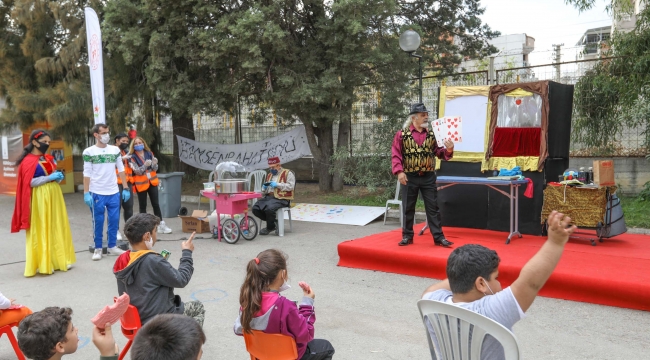 Buca Belediyesi'nden çadır kentin miniklerine hafta sonu sürprizi