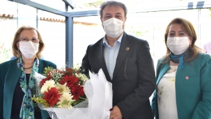 CHP’li kadınlardan Başkan İduğ’a övgü: “Yapılan bu güzel işleri vatandaşımıza anlatmalıyız”