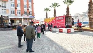 Edebiyat Otobüsü kapılarını Çiğlili okurlara açtı