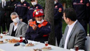 Ekrem İmamoğlu, İzmir depreminde görev alan itfaiyecilerle buluştu