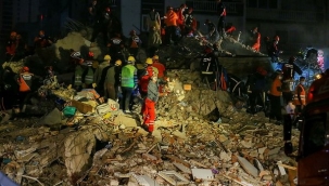 Emrah Apartmanı enkazından bir kız çocuğu sesi duyuldu!