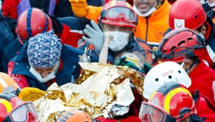 Enkazdan 65. saatte kurtarılan Elif'in kahramanı o anları anlattı