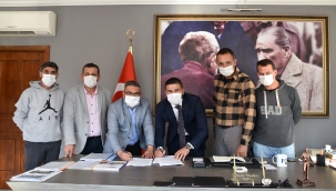 Foça Belediyesi'nde sözleşme sevinci!