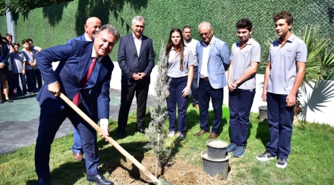 Bornova’nın parkları 2021 yılına hazırlanıyor