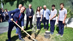 Bornova’nın parkları 2021 yılına hazırlanıyor 