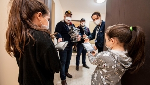 Depremzede çocuklara Ankara’dan tablet desteği