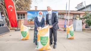 İzmir Büyükşehir Belediyesi bu kez Kirazlı üreticinin yüzünü güldürdü 