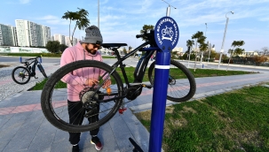 İzmir’de bisikletler için ücretsiz tamir istasyonları kuruldu 