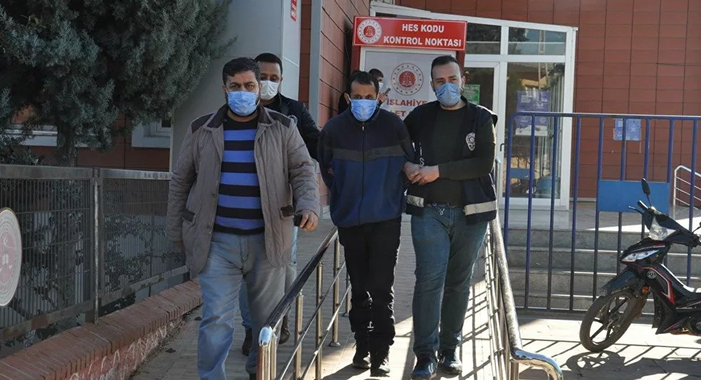 Kahvaltıya uyandırdığı için annesini tüfekle vurarak öldürdü