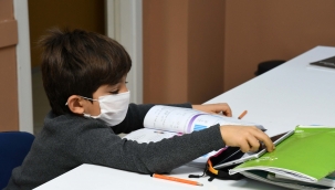 Karabağlar Belediyesi’nden öğrencilere eğitim desteği