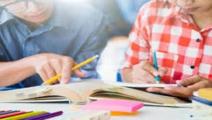 MEB'in 'müfredat' kararına tepki: Eğitime erişemeyen öğrencilerin hakları ne olacak? 