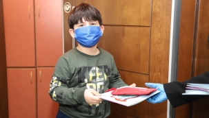 Menderes Belediyesi’nden öğrencilere yılbaşı hediyesi