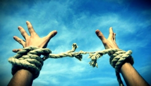 Özgürlükte yine sınıfta kaldık! 