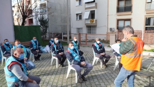 Bayraklı Belediyesi'nde çalışanlara mesleki yeterlilik sınavı 