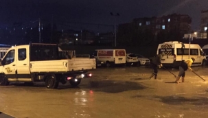 Buca Belediyesi geceden sabaha sağanağa karşı seferber oldu 