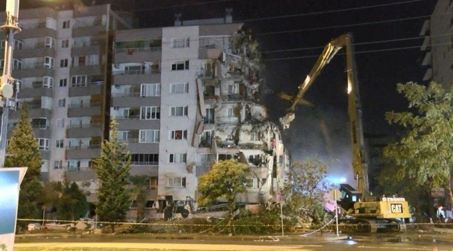 Depremin vurduğu Bayraklı'da yıkım bitti, inşaat başladı!