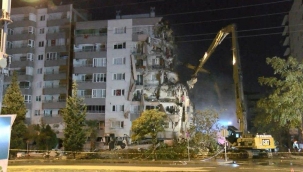 Depremin vurduğu Bayraklı'da yıkım bitti, inşaat başladı!