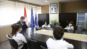 Duyarlı minikler Başkan Tugay’ı ziyaret etti