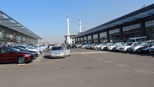 İkinci el otomobil fiyatlarında düşüş var mı? Araç almayı düşünenler ne yapmalı? 