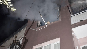  İzmir'de facianın eşiğinden dönüldü! Bina alev topuna döndü