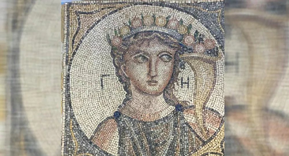 İzmir'de satmaya çalıştıkları 2 bin yıllık mozaik ile yakalandılar