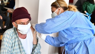 İzmir'in Huzurevi'nde ilk doz aşılar yapıldı!