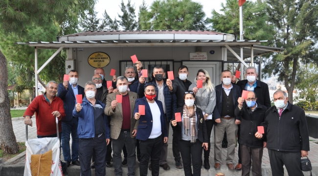 İzmirli muhtarlardan Toroğlu'na 'kırmızı kart'lı tepki: Romanlardan özür dilesin!
