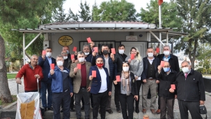 İzmirli muhtarlardan Toroğlu'na 'kırmızı kart'lı tepki: Romanlardan özür dilesin!