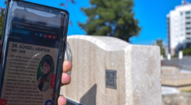 Mezar taşlarında karekod dönemi! Ölen kişinin özgeçmişi görülebilecek