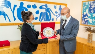 Sağlıkçılardan Başkan Soyer'e pandemi teşekkürü!