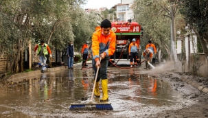 Seferihisar'daki aşırı yağış sonrası yaralar sarılıyor 