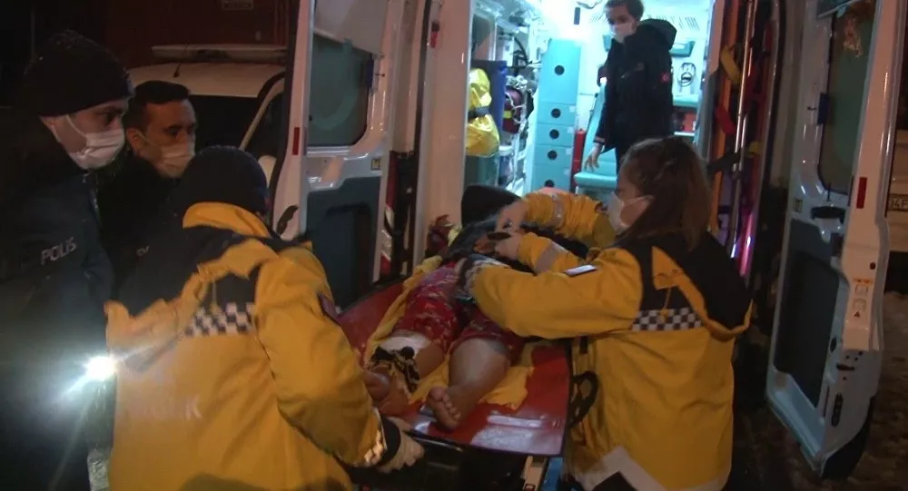 Tartıştığı eşini bıçaklayıp 'Yaşıyor mu?' diye ağladı 