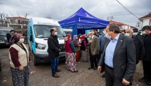 Başkan Soyer selin vurduğu Menderes'te 